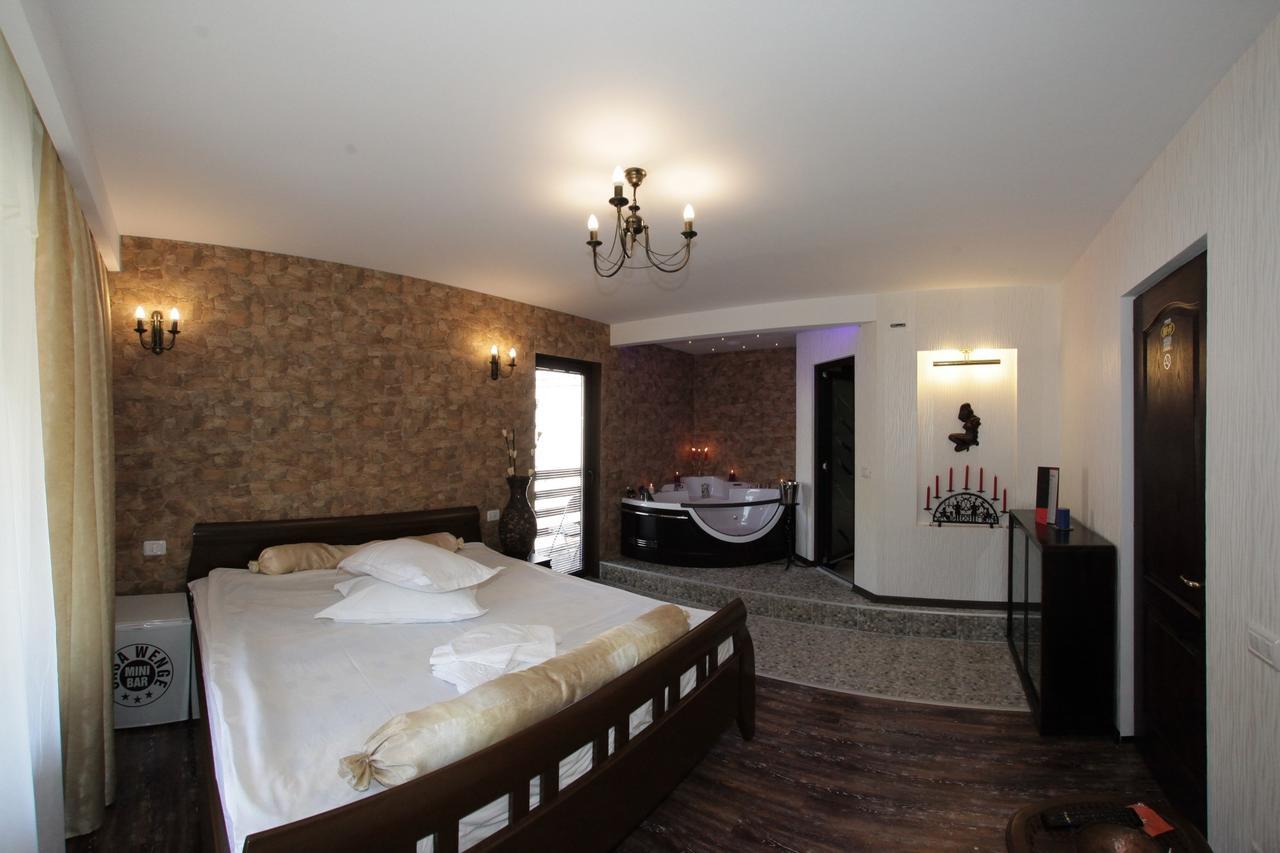 Pension Casa Wenge Сіная Екстер'єр фото