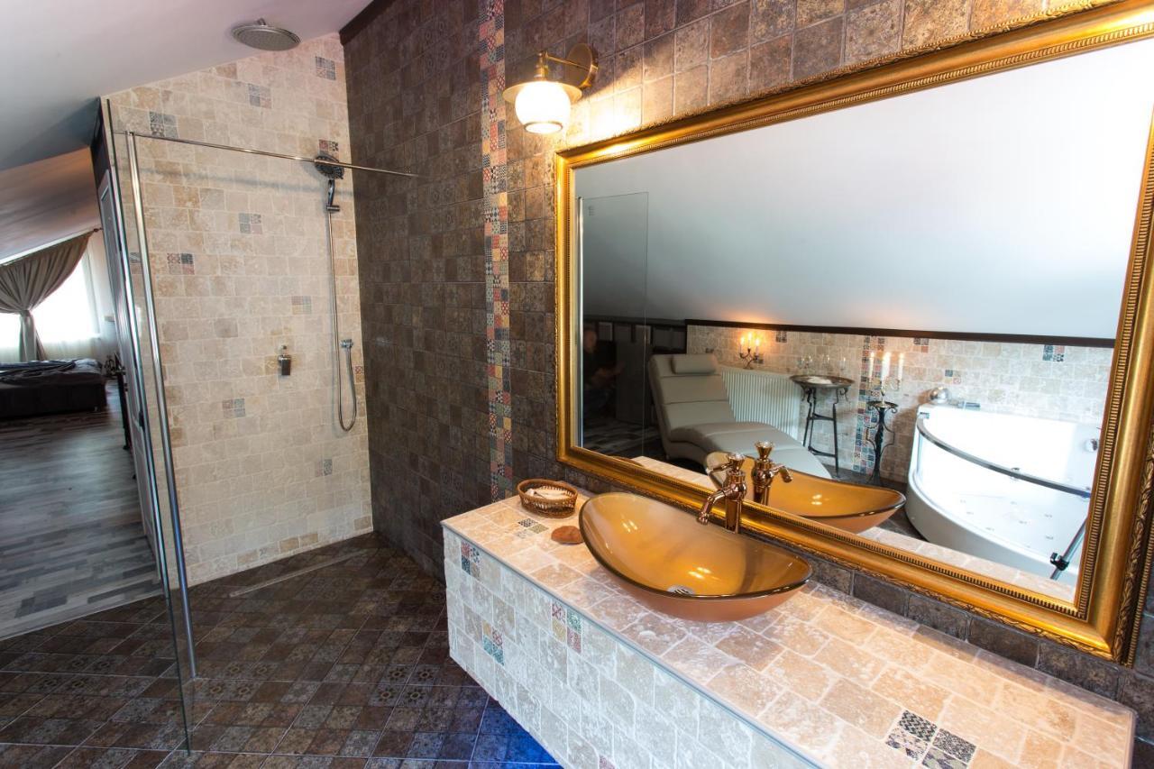 Pension Casa Wenge Сіная Екстер'єр фото