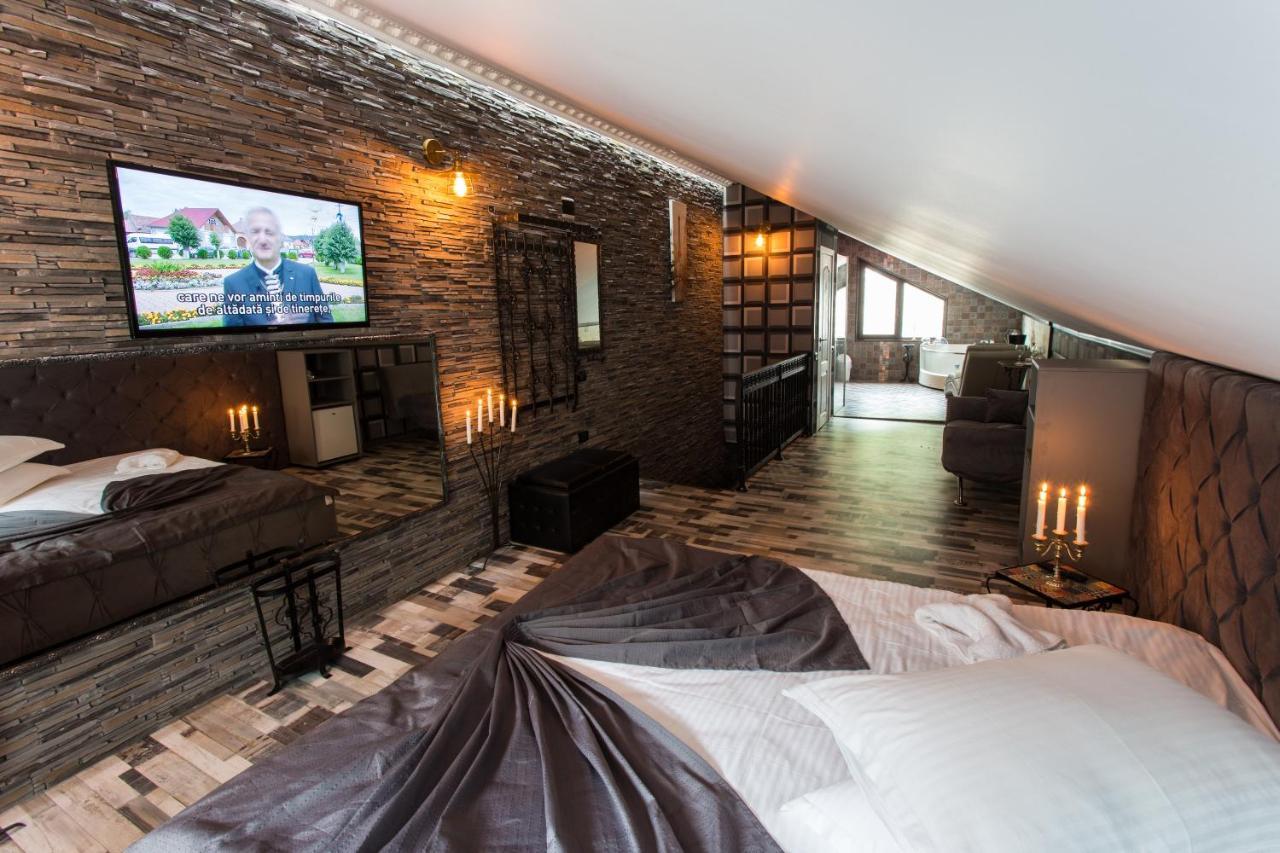 Pension Casa Wenge Сіная Екстер'єр фото
